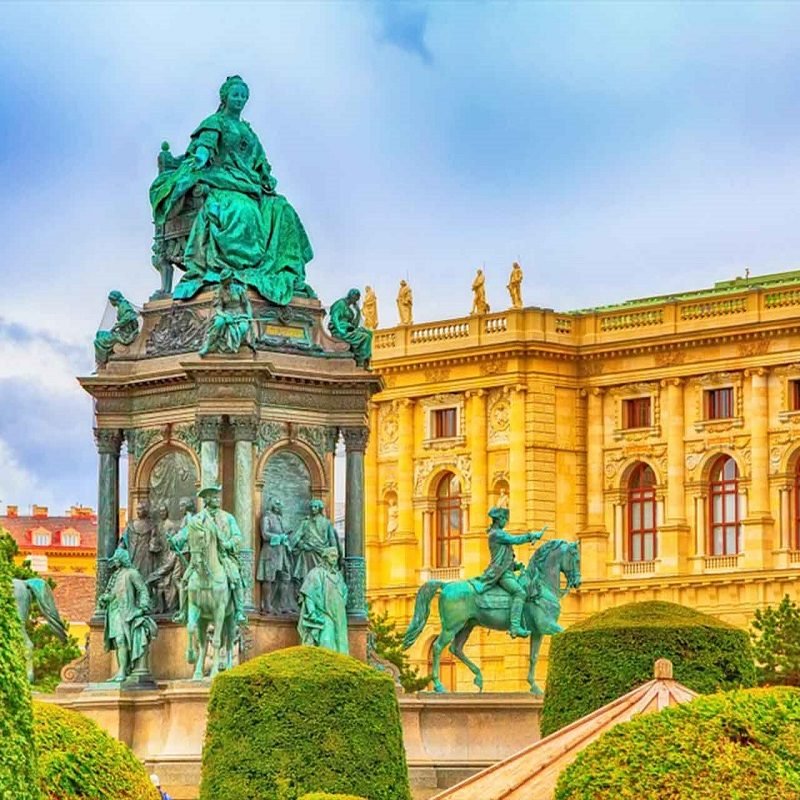 The Complete Vienna Vacation Travel Guide Zen Tripstar Maria Theresa Monument and Fine Arts Museum in the center of Vienna Aust